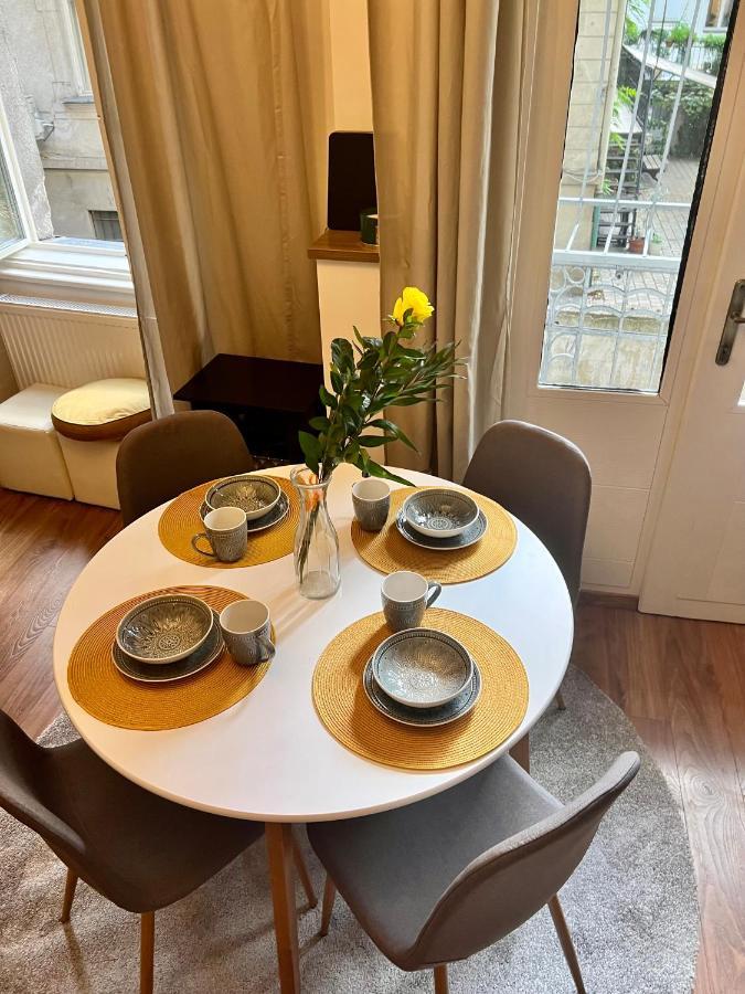 Adorable, Cosy Apartment At The Heroes' Square Budapest Bagian luar foto